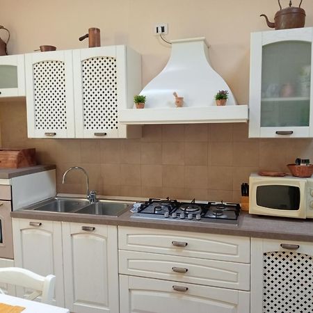 Casa Di Dario Villa เปตเตนาสโก ภายนอก รูปภาพ
